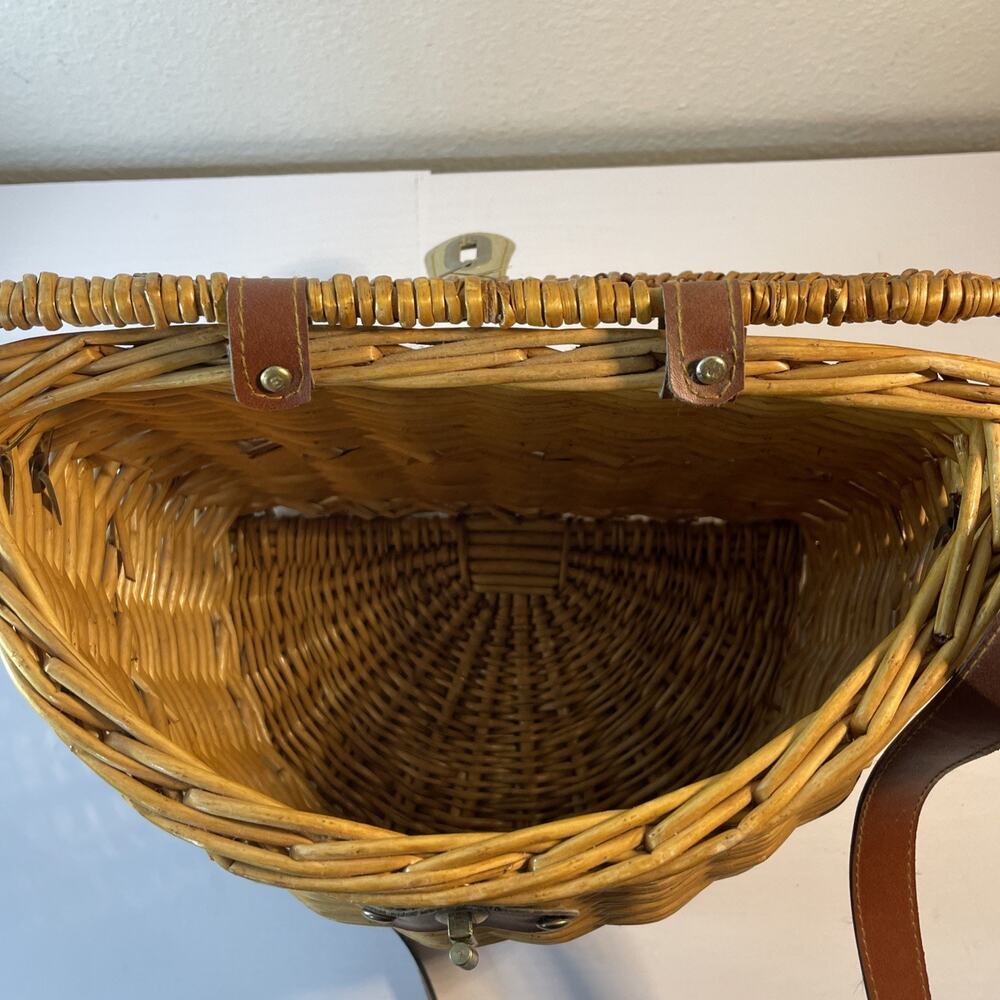 1960s 1970s Wicker Basket Purse Faux Leather Strap Boho Fishing Creel Bag - Picture 7 of 10